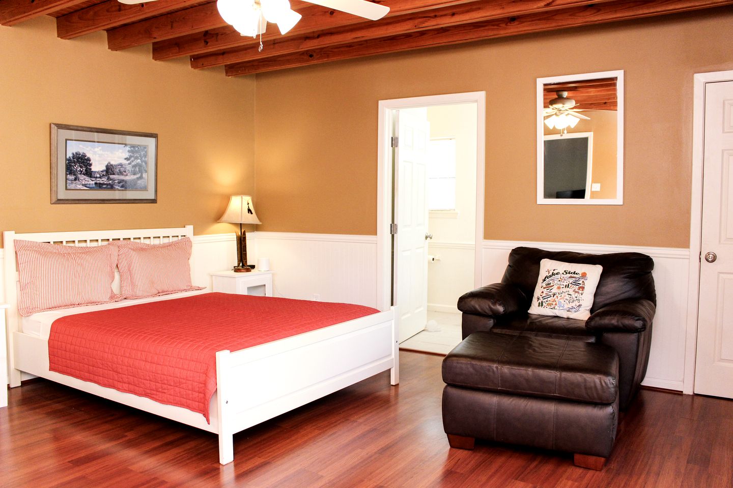 Group Cabin with Kayaks and Foosball Table in La Grange, Texas