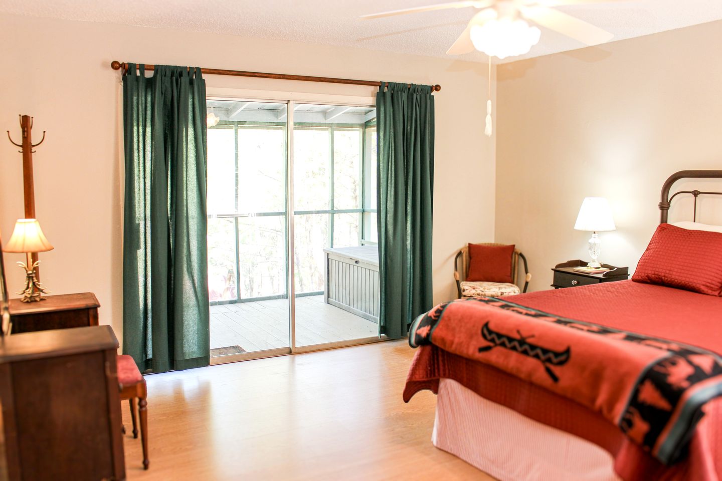 Group Cabin with Kayaks and Foosball Table in La Grange, Texas