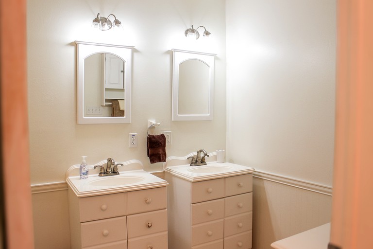 Cabins (United States of America, La Grange, Texas)