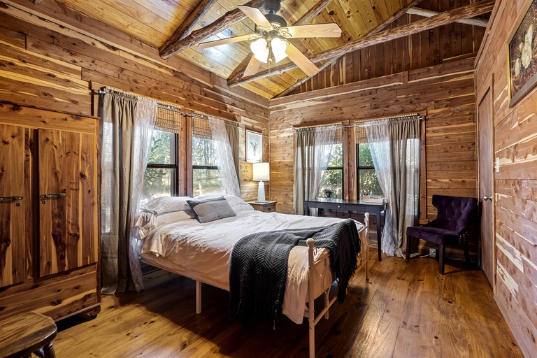 Cabins (United States of America, La Grange, Texas)