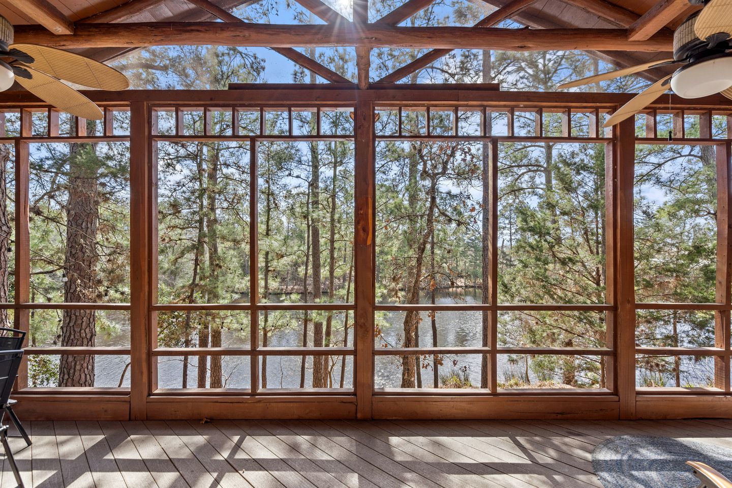 Tranquil Peaceful Cabin with Stunning Lake Views in La Grange, Texas