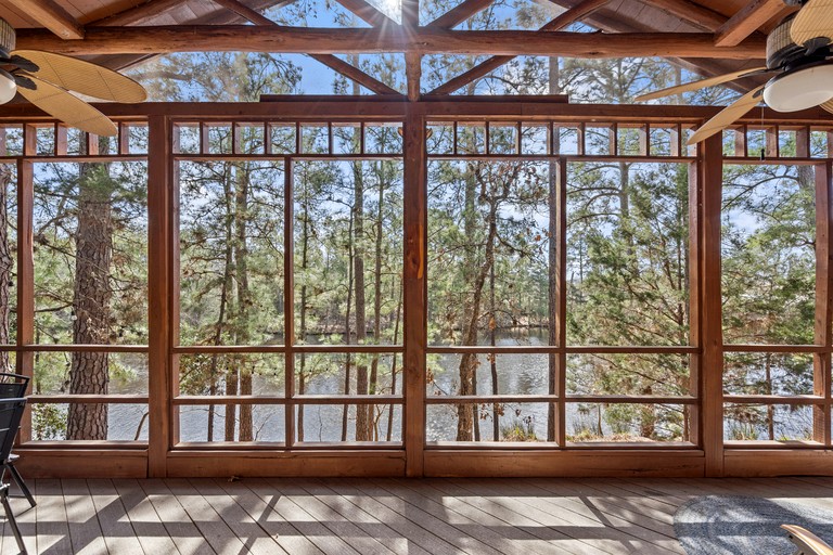 Cabins (United States of America, La Grange, Texas)