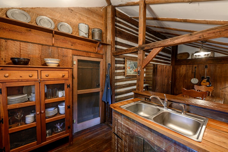 Cabins (United States of America, Claxton, Georgia)