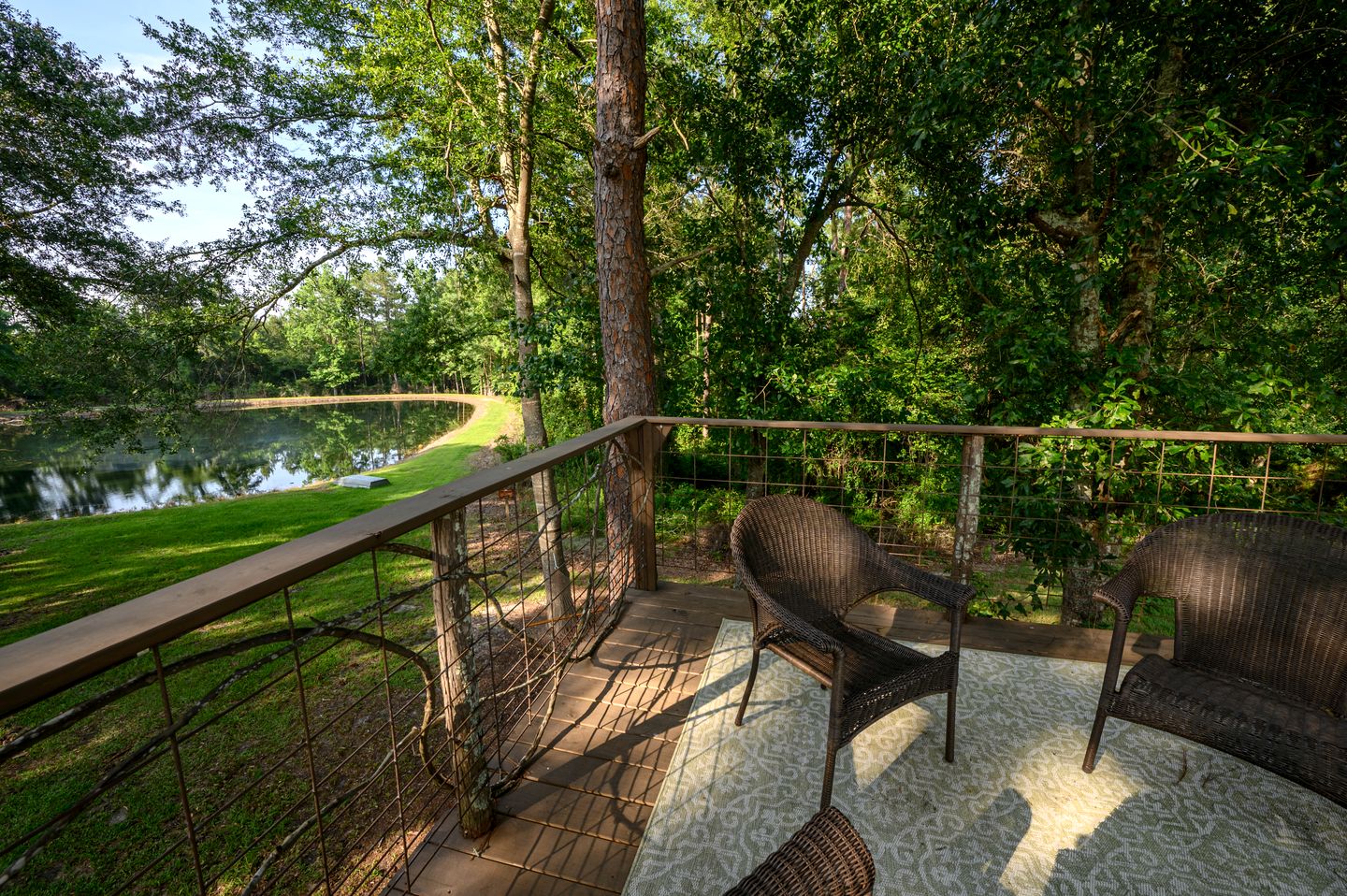 Perfect Couple's or Solo Getaway: 1840s Log Cabin, Claxton, GA