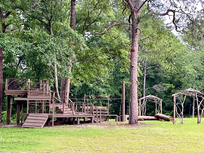 Cabins (United States of America, Claxton, Georgia)