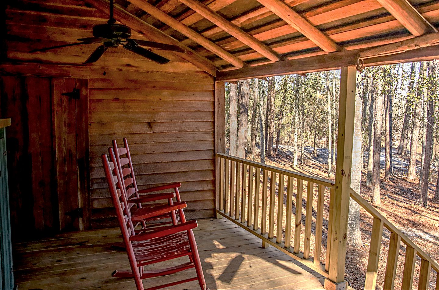 Perfect Couple's or Solo Getaway: 1840s Log Cabin, Claxton, GA