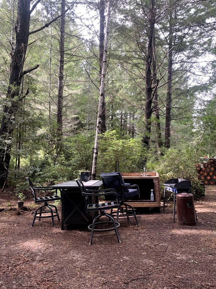 Cozy Forest Caravan Near the Coast in Albion, California