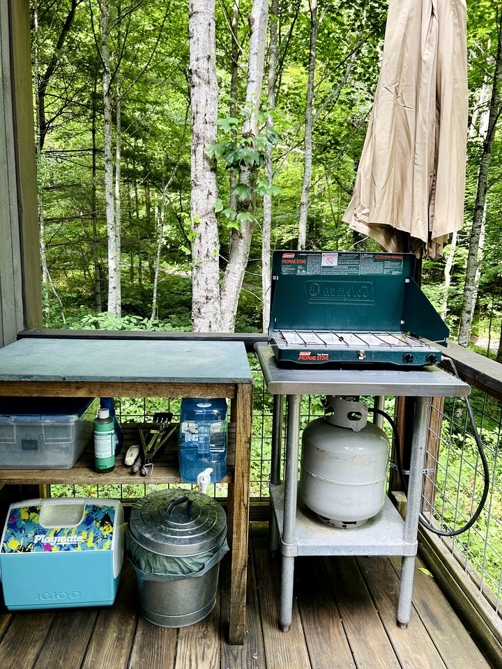 Off Grid Tiny Cabin Ideal for Couples in Burnsville, North Carolina