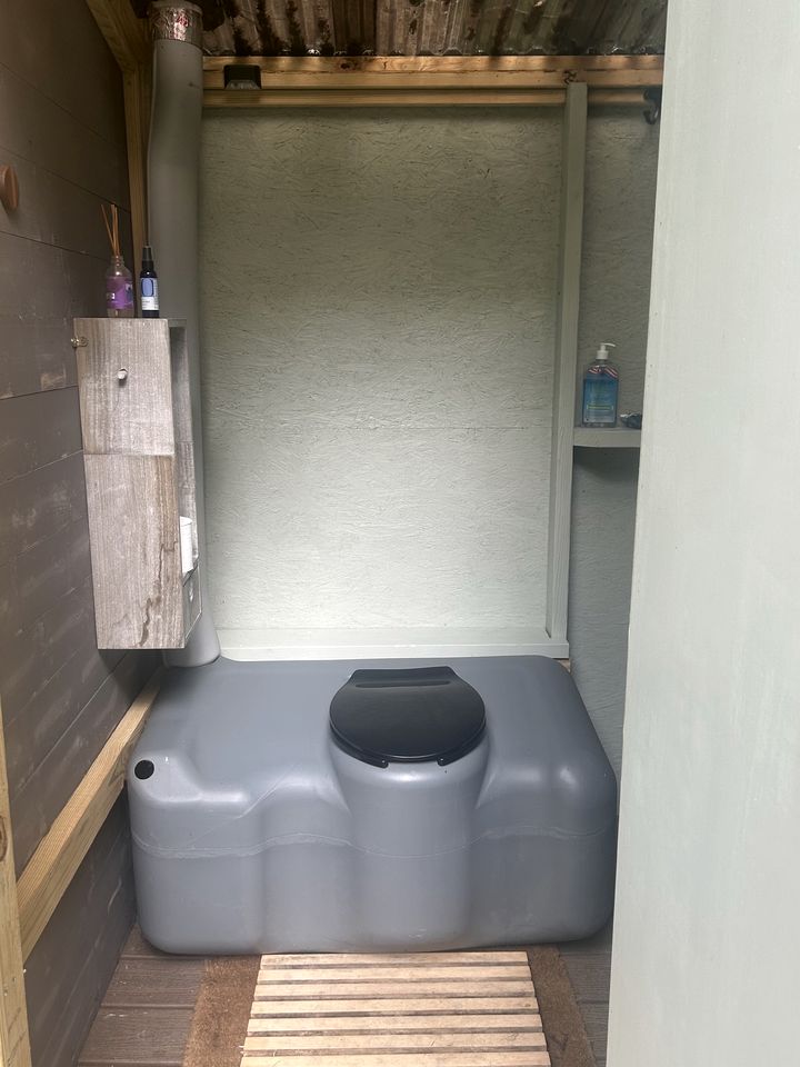 Off Grid Tiny Cabin Ideal for Couples in Burnsville, North Carolina