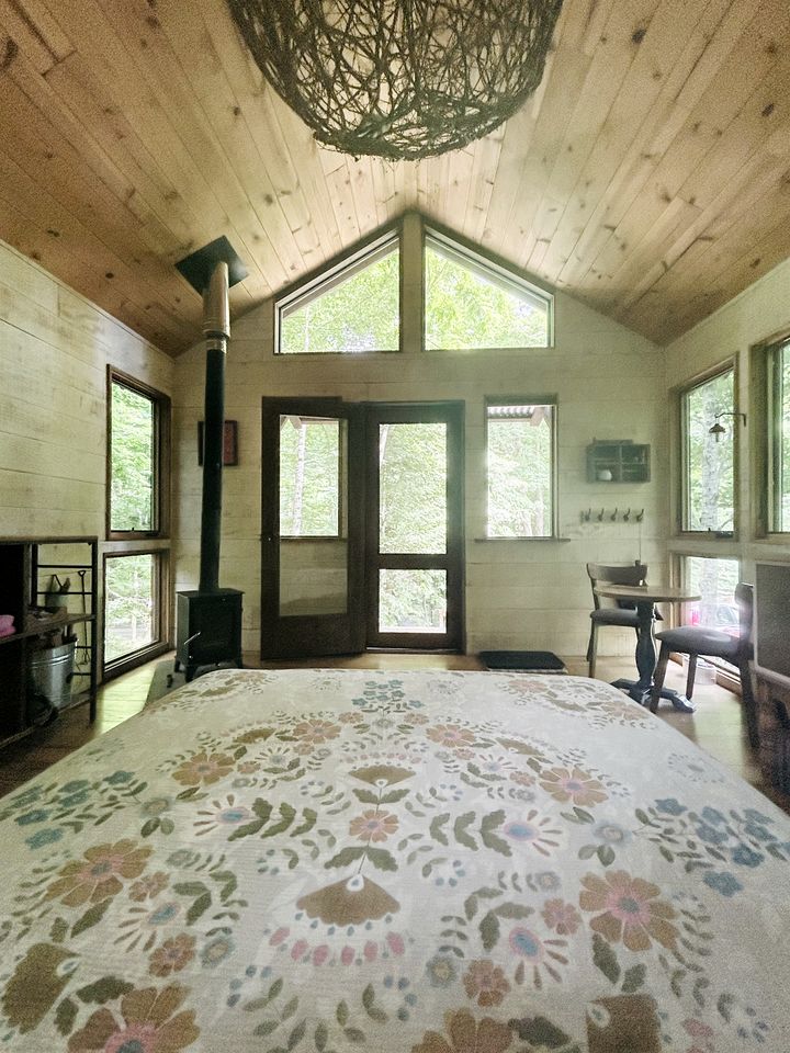 Off Grid Tiny Cabin Ideal for Couples in Burnsville, North Carolina