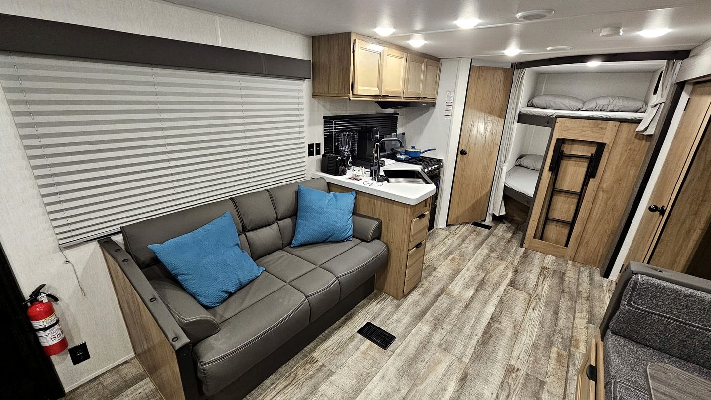 Amazing Camper Fully Equipped in Tampa, Florida
