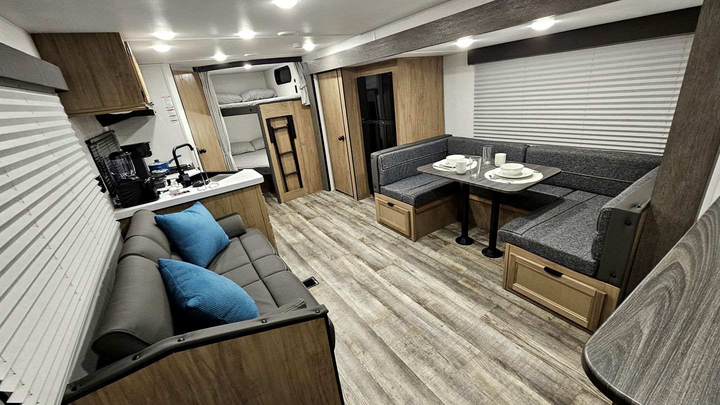 Amazing Camper Fully Equipped in Tampa, Florida