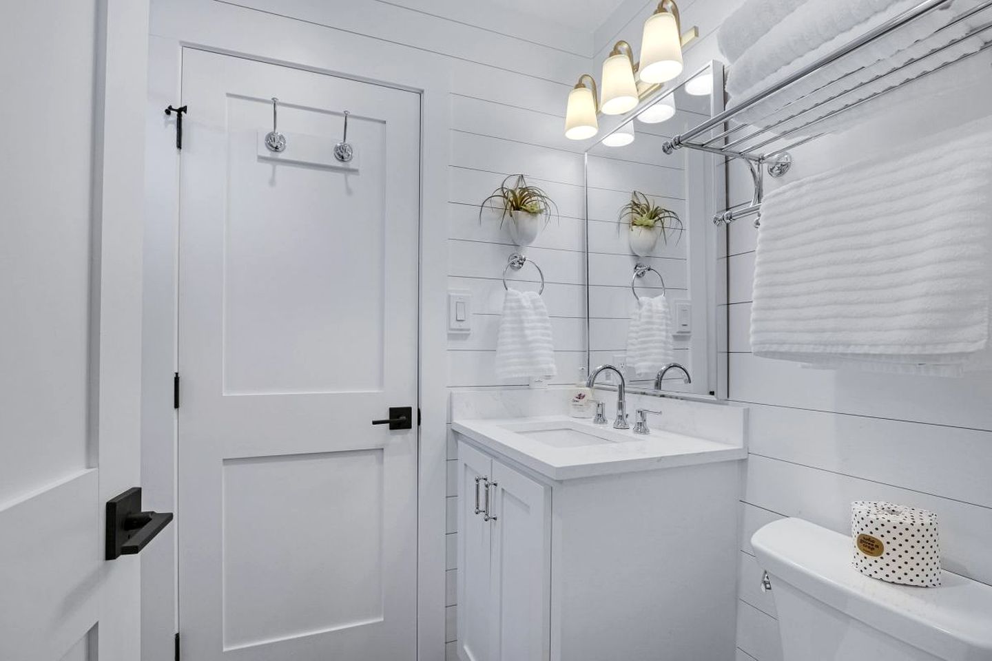 Luxurious Rental with Private Yard and BBQ in Wimberley, Texas