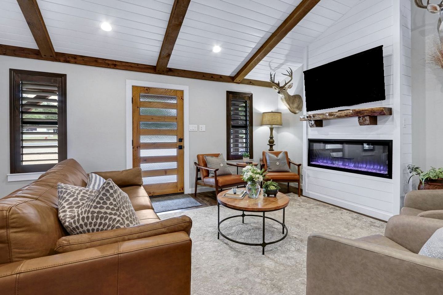 Luxurious Rental with Private Yard and BBQ in Wimberley, Texas