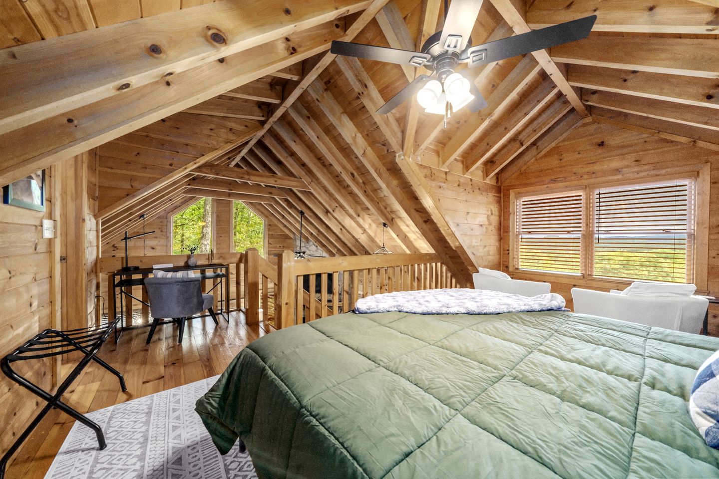 Secluded Cabin in the Woods with Hot Tub and Fire Pit in Blue Ridge, Georgia