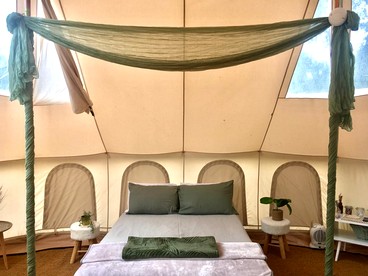 Lovely Bell Tent with Spacious Interior in England - Photo 3