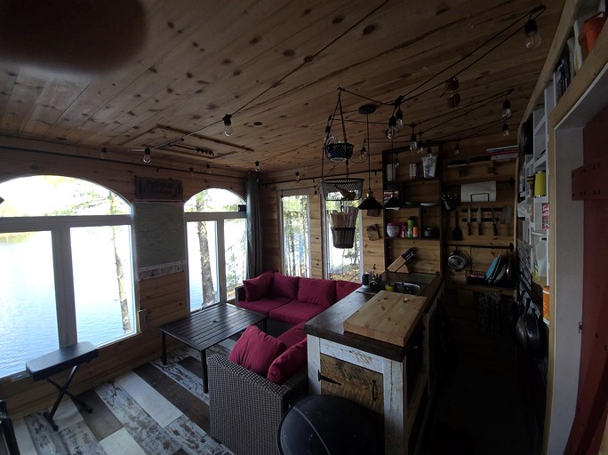 Cabins (Canada, Angus, Ontario)