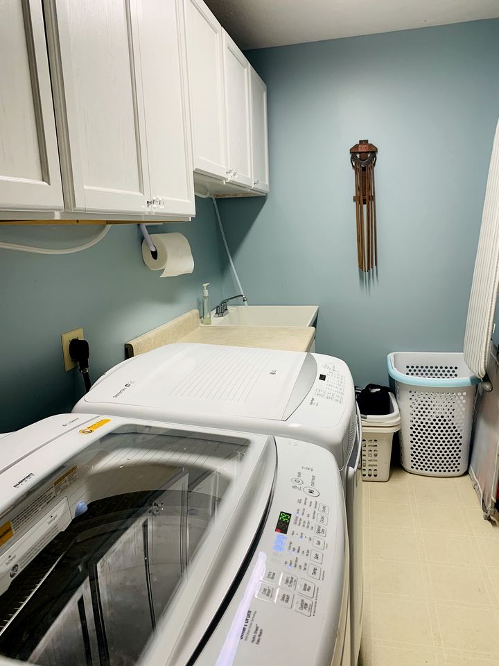 Lake Cabin with Hot-Tub and Deck in Pennsylvania