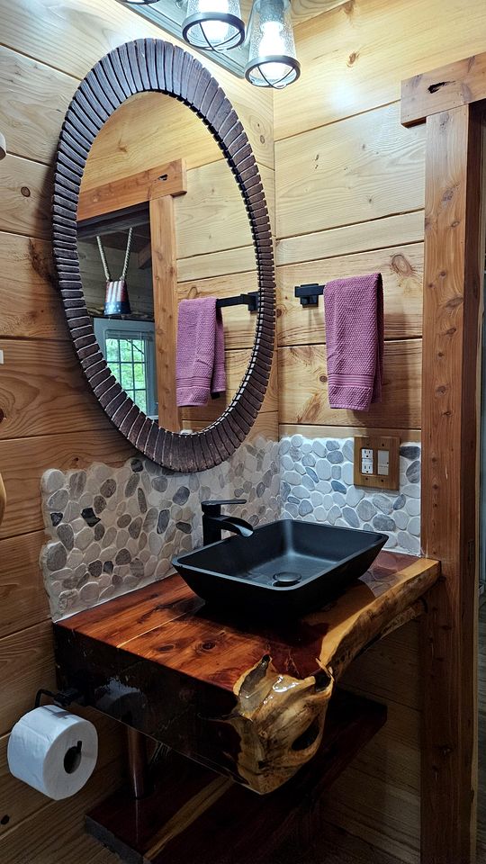 Private Cozy Cabin with Covered Porch in North Carolina