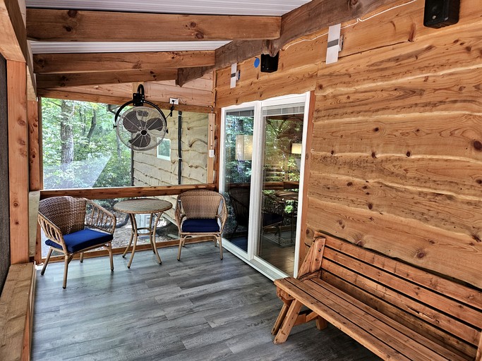 Tiny Houses (United States of America, Mill Spring, North Carolina)