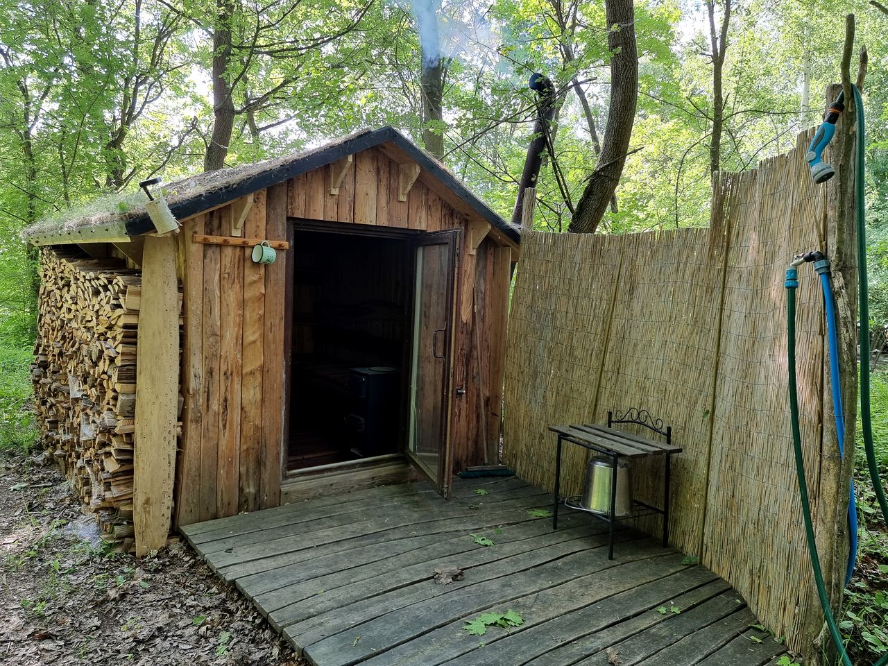 Quaint Cottage with Sauna Nestle into the Woods in Poland