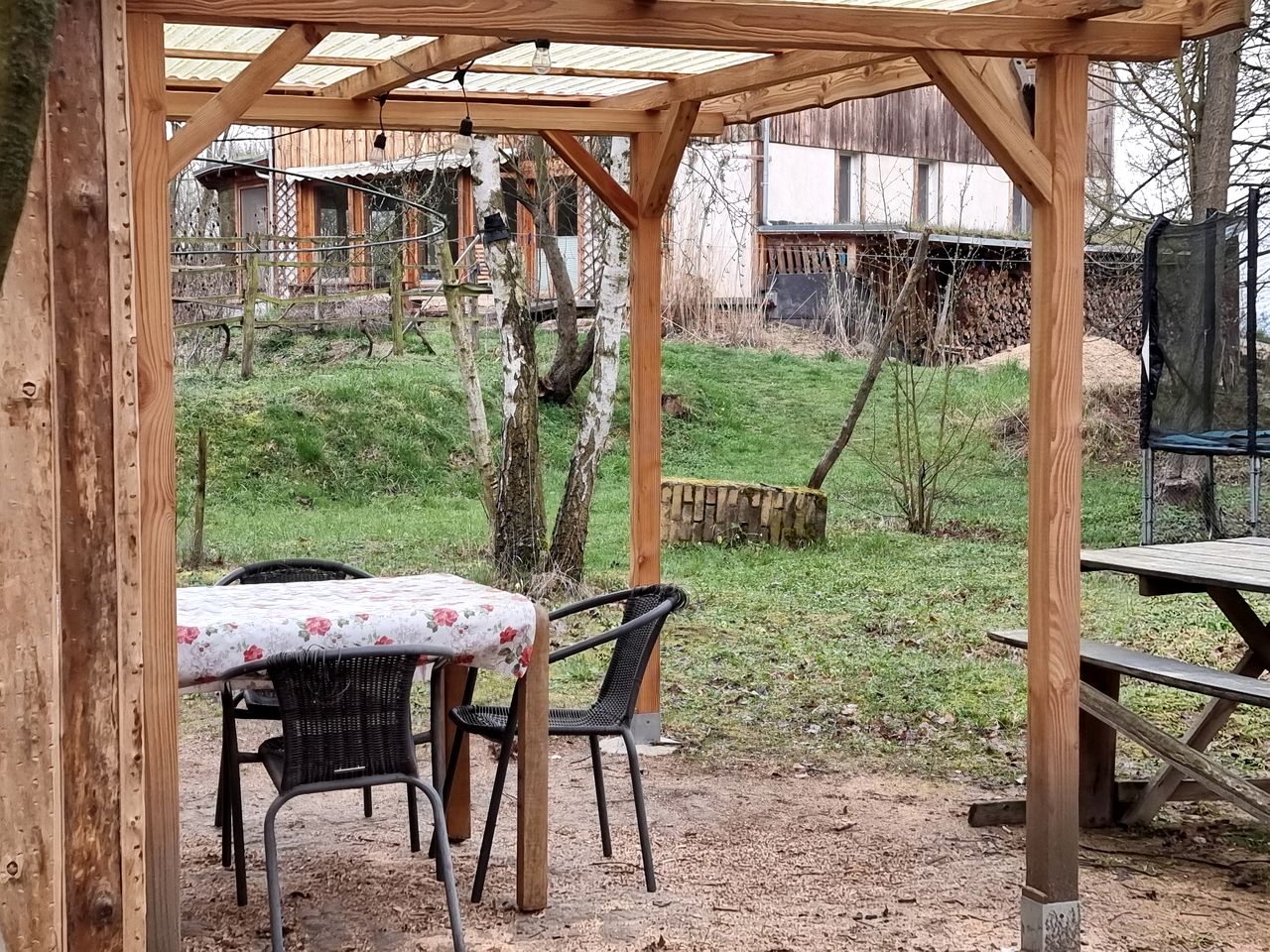 Quaint Cottage with Sauna Nestle into the Woods in Poland
