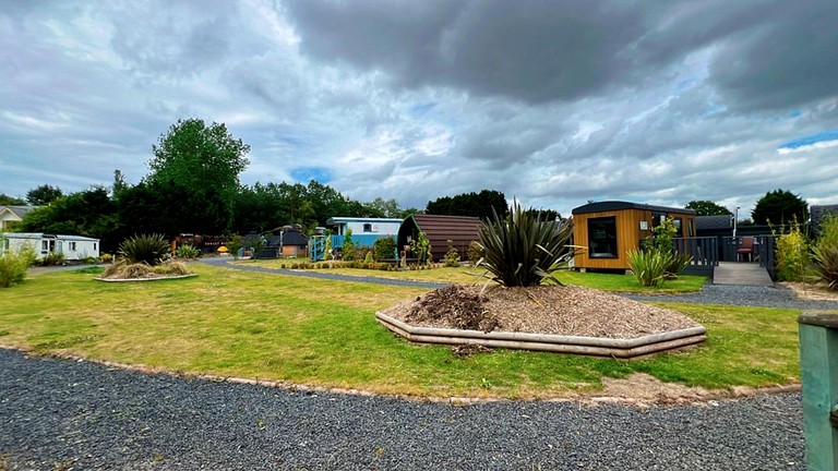 Cabins (United Kingdom, Worcestershire, England)