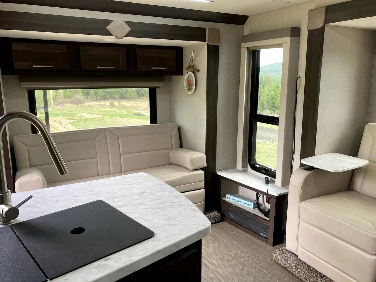 Tiny Caravan Great for Couples with Landscape Views in Idaho