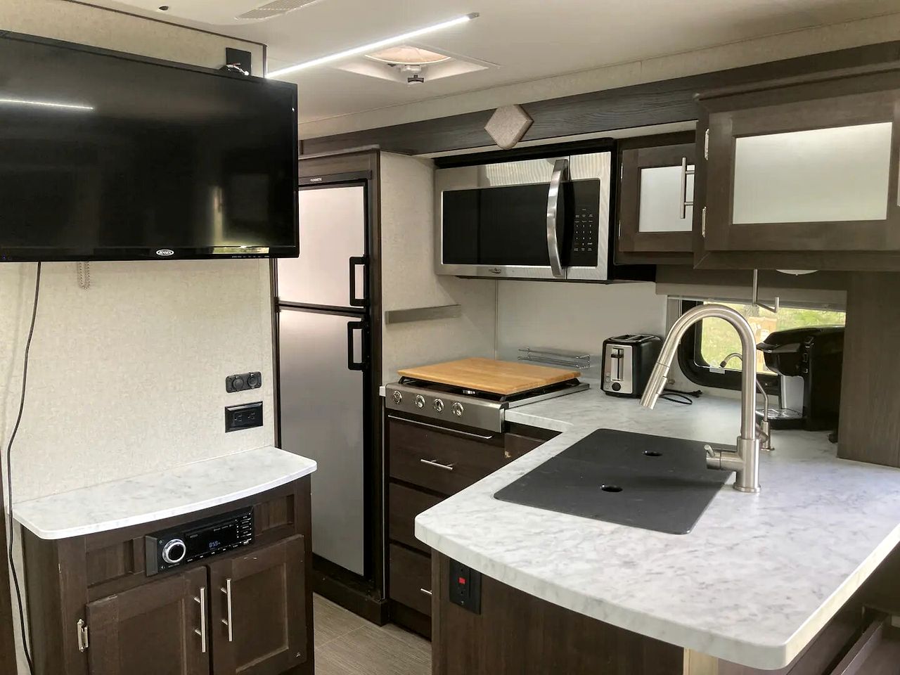 Tiny Caravan Great for Couples with Landscape Views in Idaho