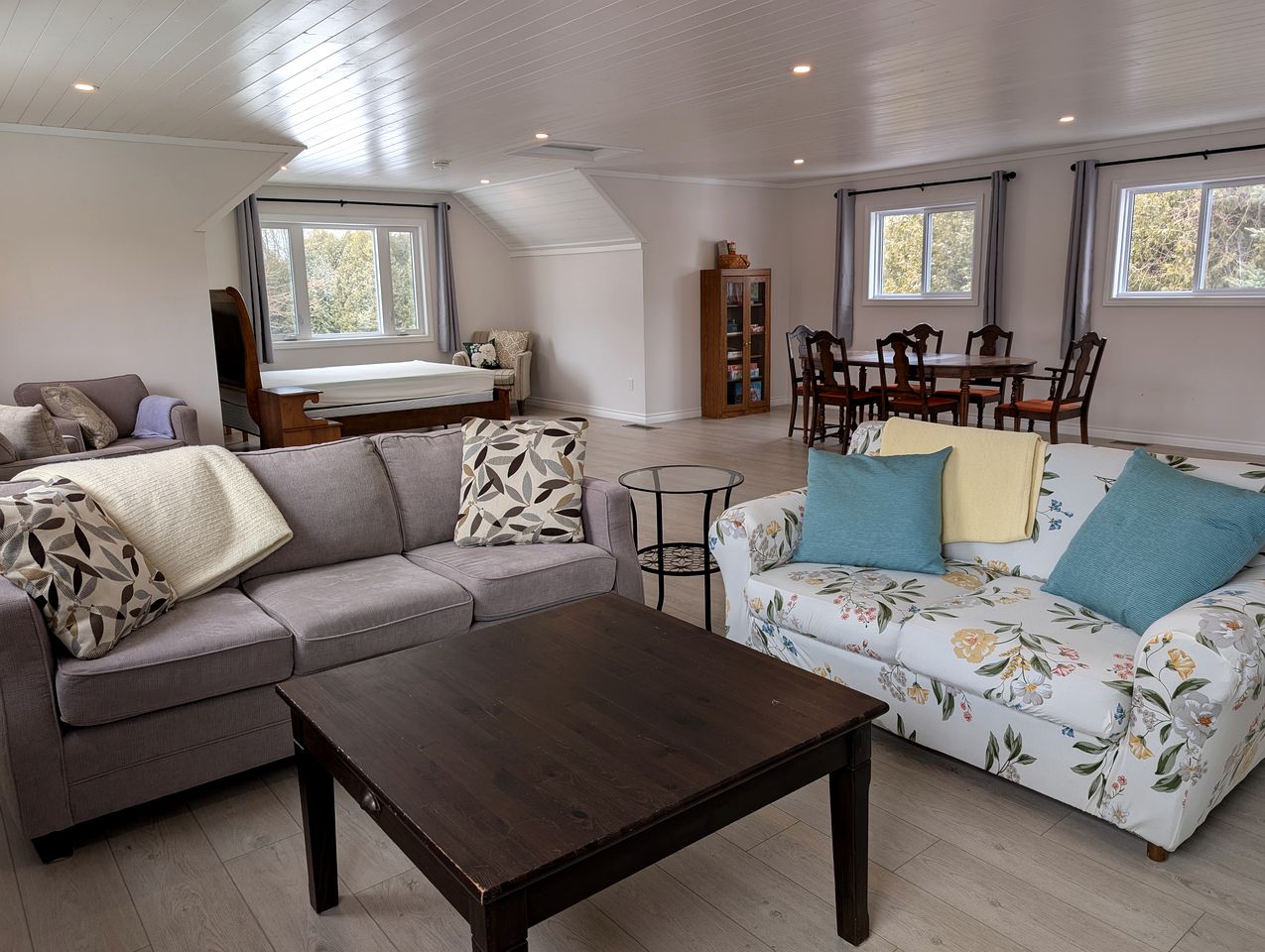 Aspen Acres Cabin with BBQ and Private Deck