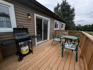 Aspen Acres Cabin with BBQ and Private Deck photo 3