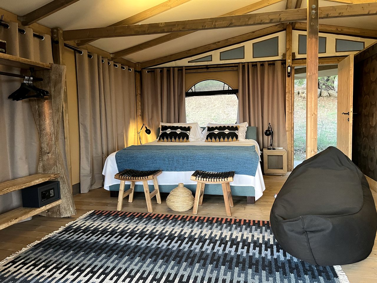 Luxury Tented Cabin with Jacuzzi and Beautiful Toscana Views in Italy