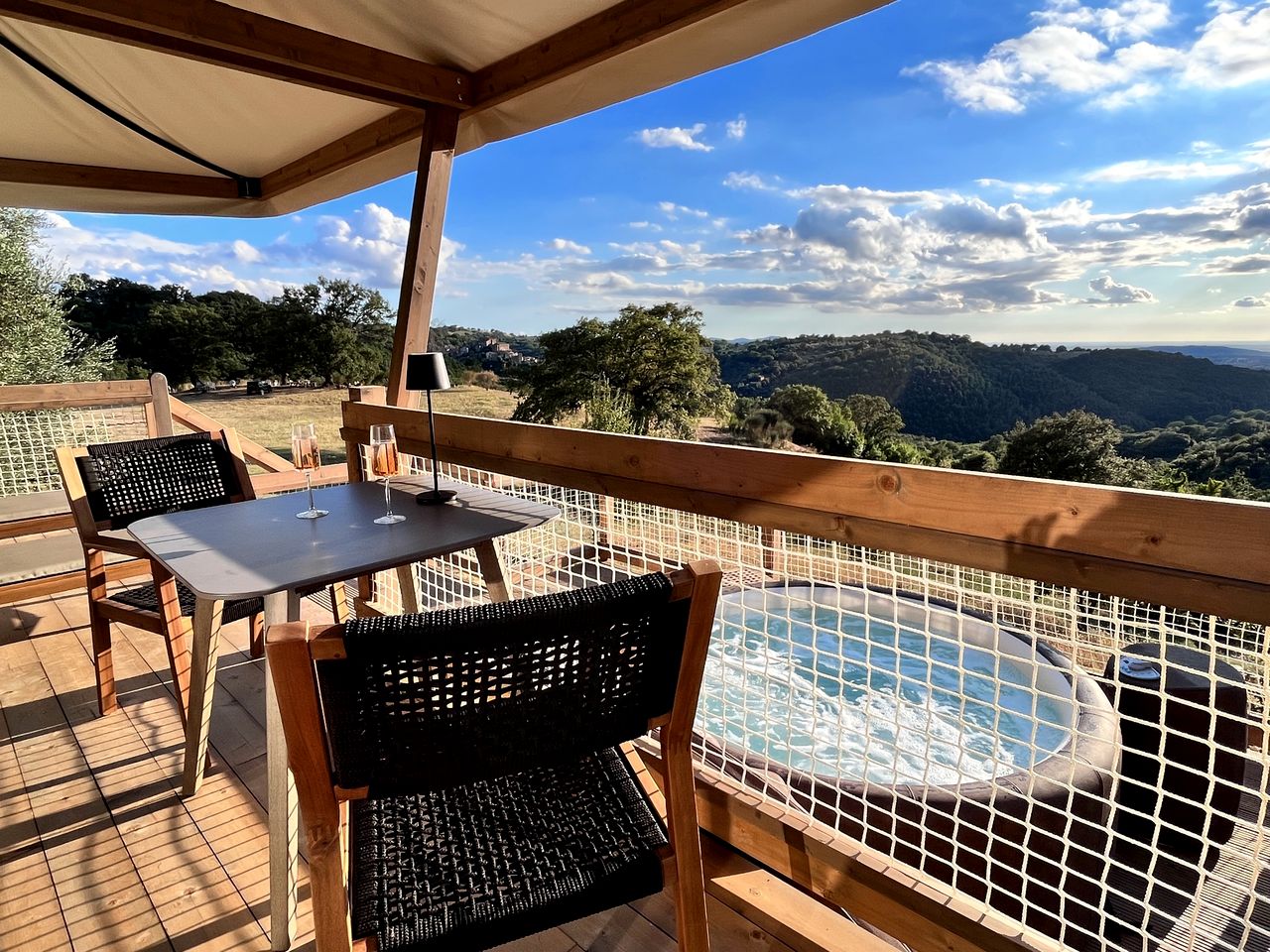 Luxury Tented Cabin with Jacuzzi and Beautiful Toscana Views in Italy