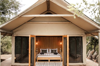 Gorgeous Safari Tent with Stunning Amenities and Surrounding in South Africa photo 4