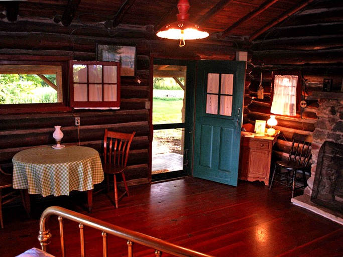 Cabins (United States of America, Hector, New York)