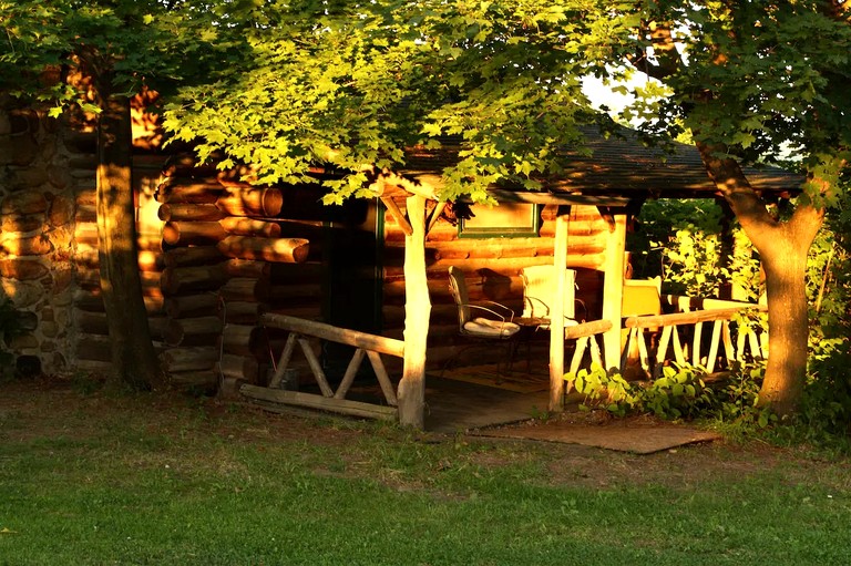 Cabins (United States of America, Hector, New York)