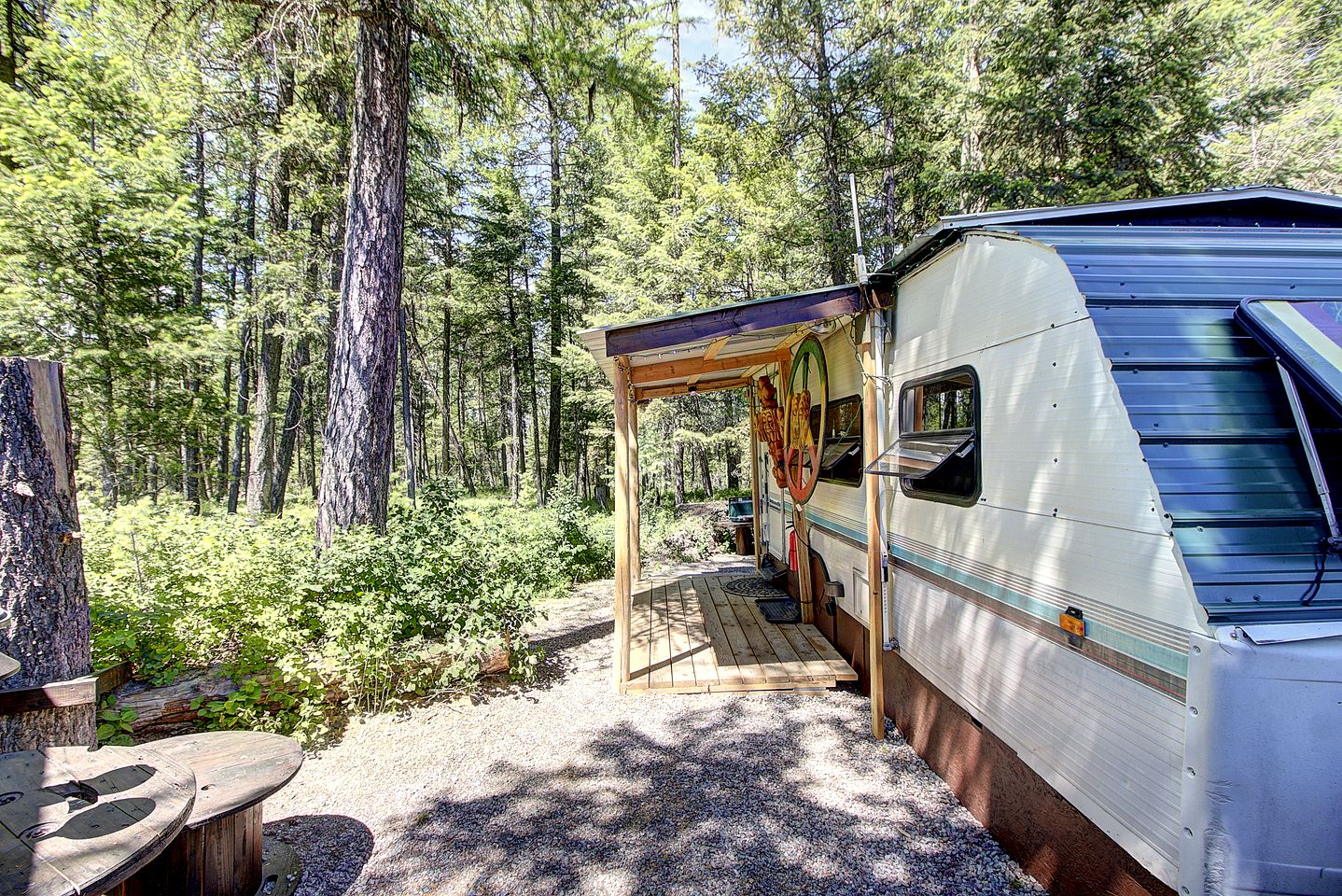 Rustic Cozy Camper Well Equipped Great for Nature Lovers in Montana