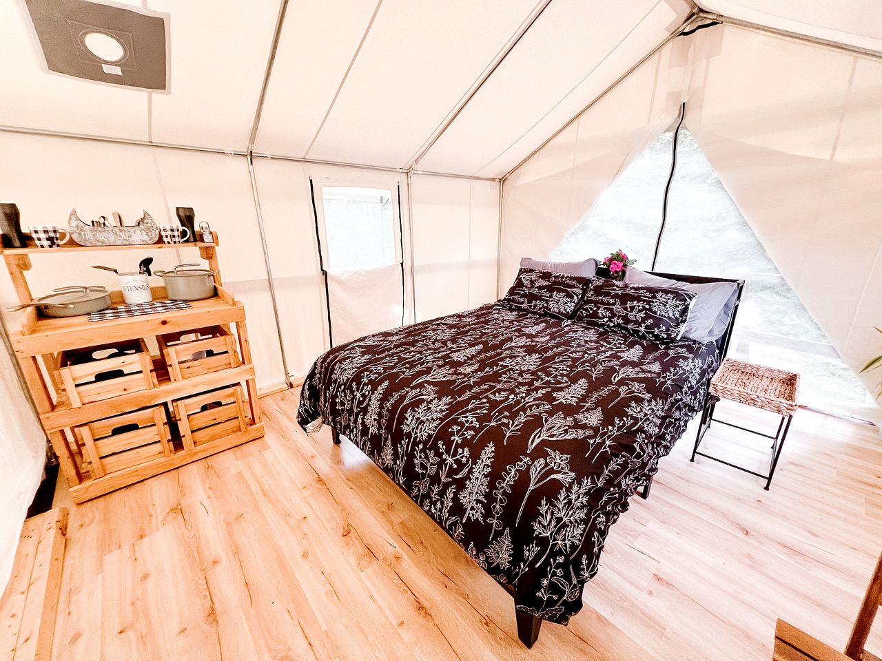 Relaxing Glamping Tents Amazing for an Unforgettable Experience in New Brunswick