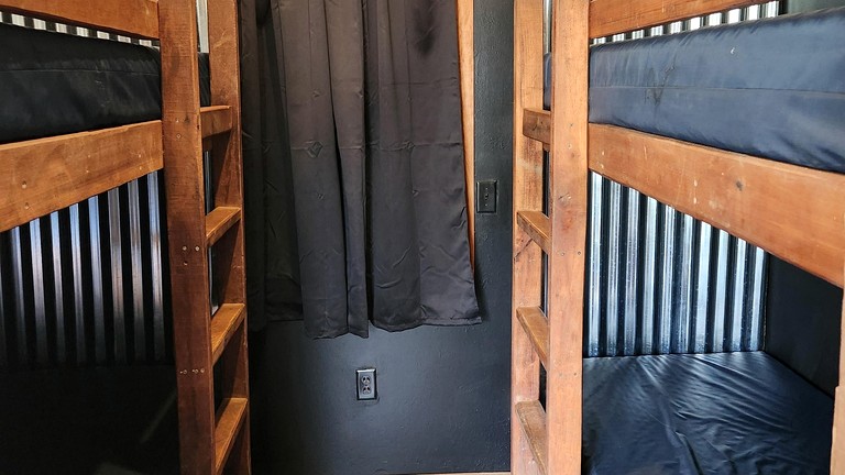 Rustic Cabin Perfect for Small Groups with Picnic Space in Indiana | Cabins (Nashville, Indiana, United States of America)