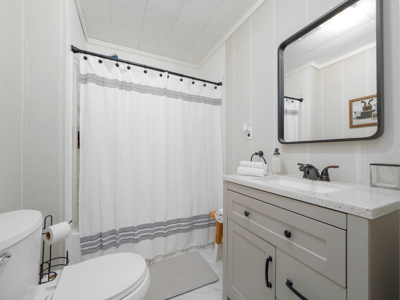 Charming Riverfront Cottage Private Deck and Views in Hortense, Georgia