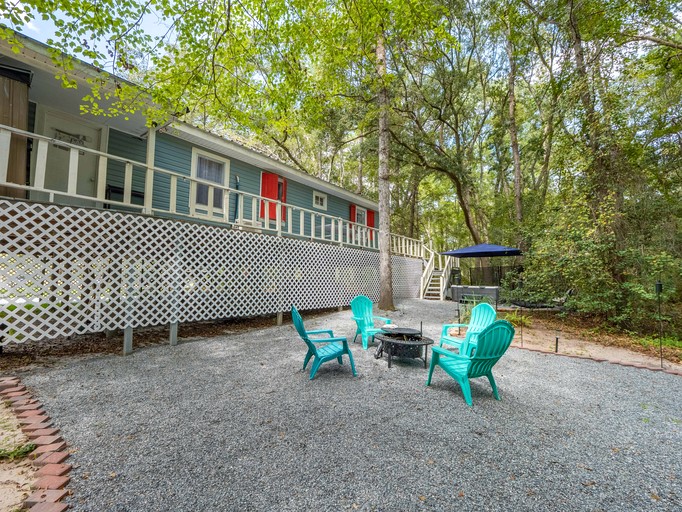 Cabins (United States of America, Brunswick, Georgia)