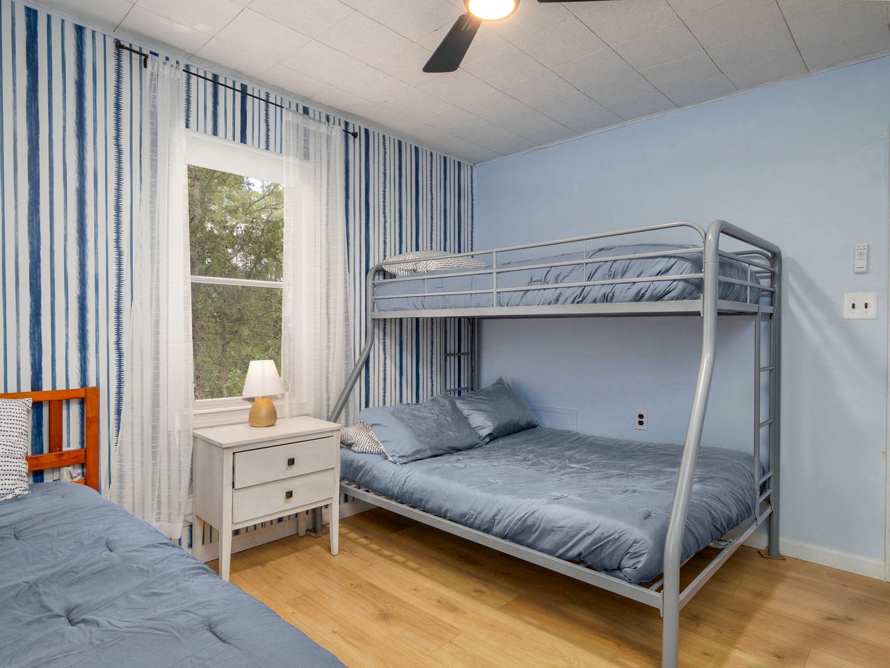 Charming Riverfront Cottage Private Deck and Views in Hortense, Georgia