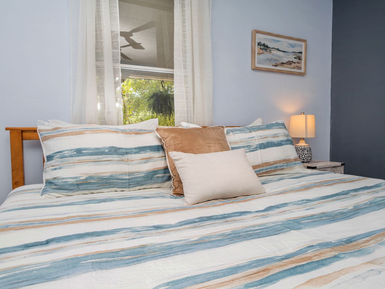 Charming Riverfront Cottage Private Deck and Views in Hortense, Georgia