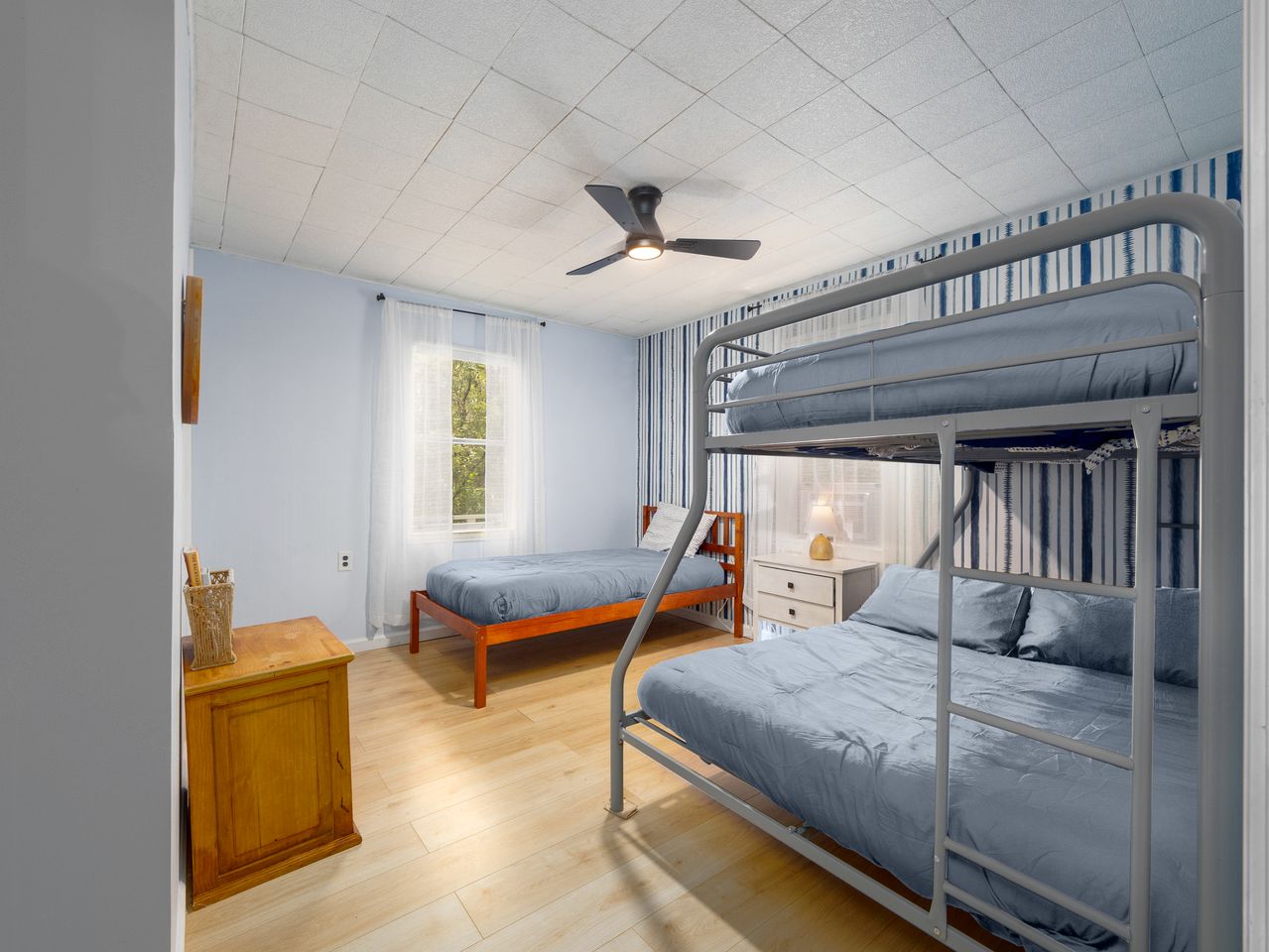 Charming Riverfront Cottage Private Deck and Views in Hortense, Georgia