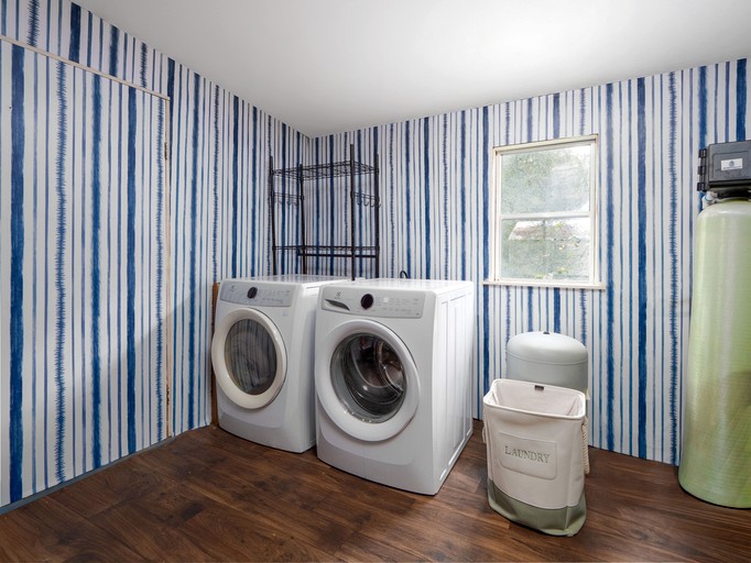 Cabins (United States of America, Brunswick, Georgia)