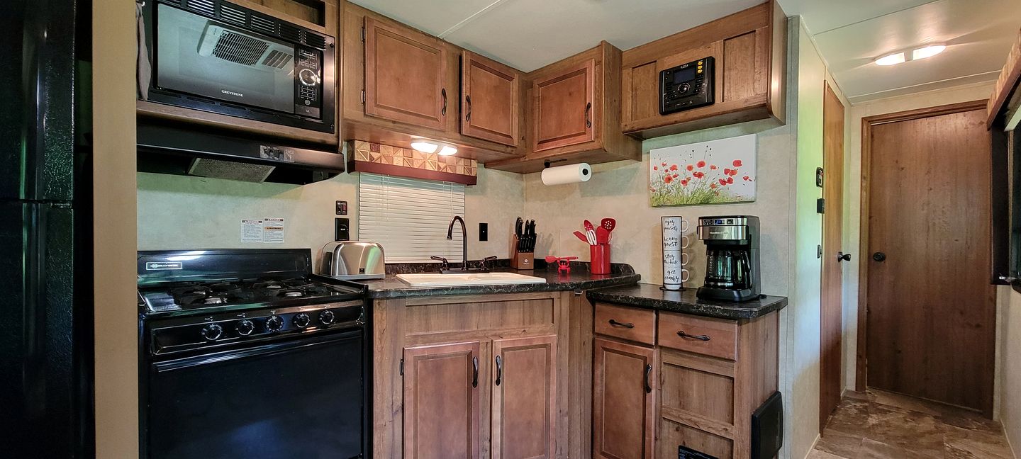 Equipped Camper Lovely for a Glamping Getaway in Louisiana