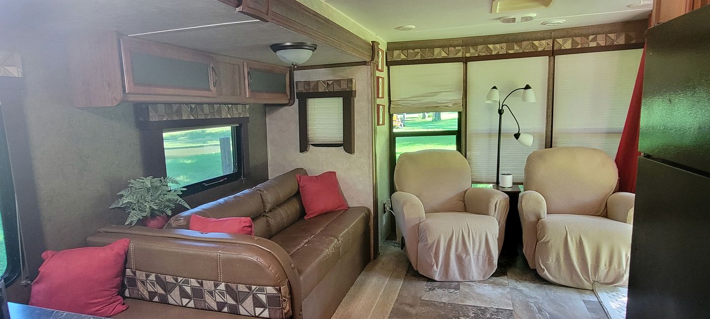 Equipped Camper Lovely for a Glamping Getaway in Louisiana