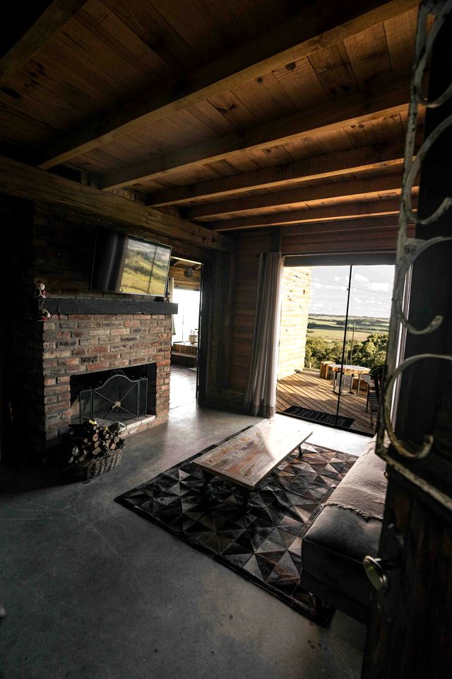 Spectacular Cabin with Luxurious and Romantic Amenities in Brazil