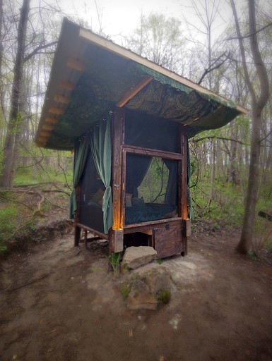 Off-Grid Huts Surrounded by Nature in Indiana