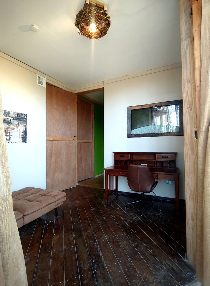 Round Cabin Ideal for Groups or Families in Indiana